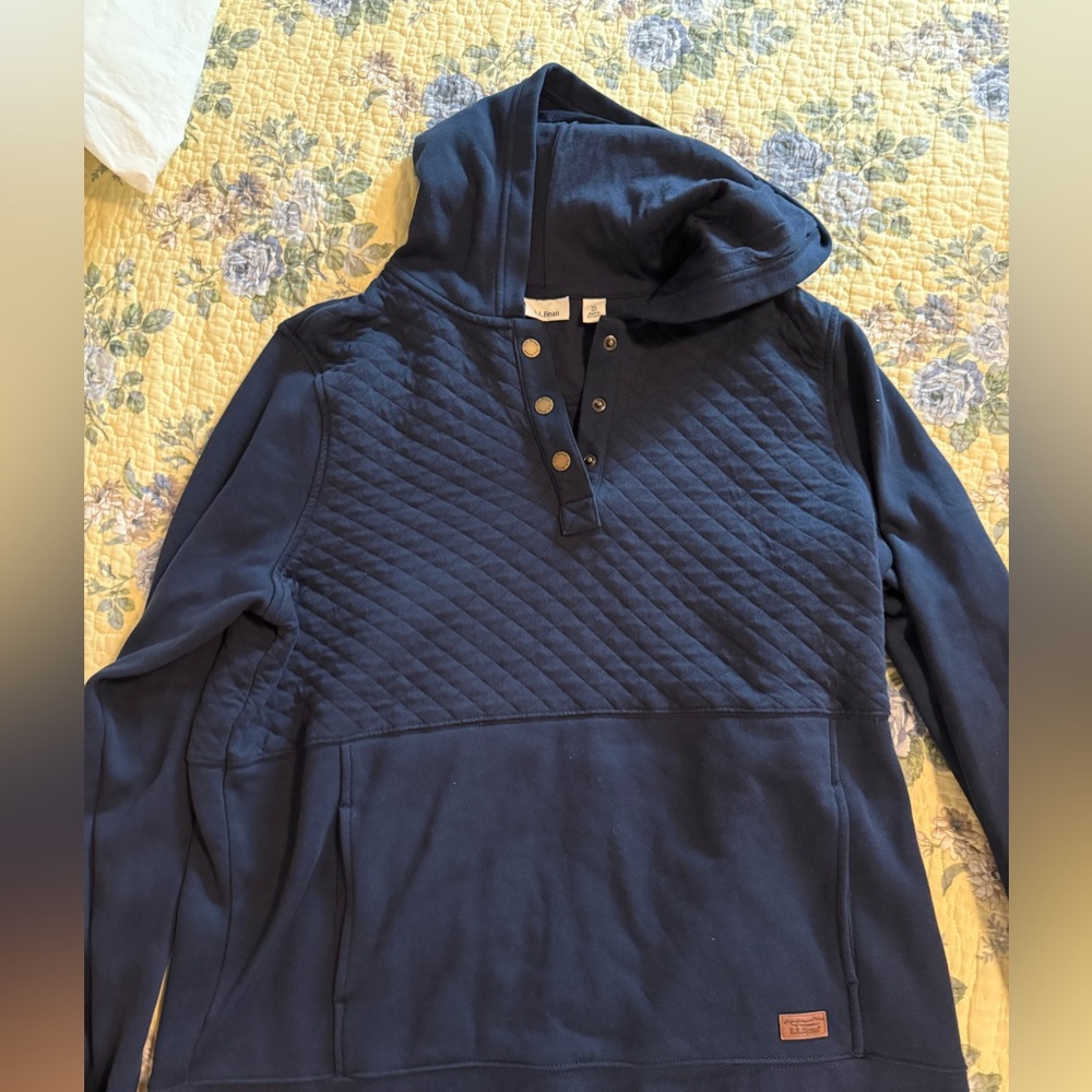LLBEAN quilted sweatshirt with hood